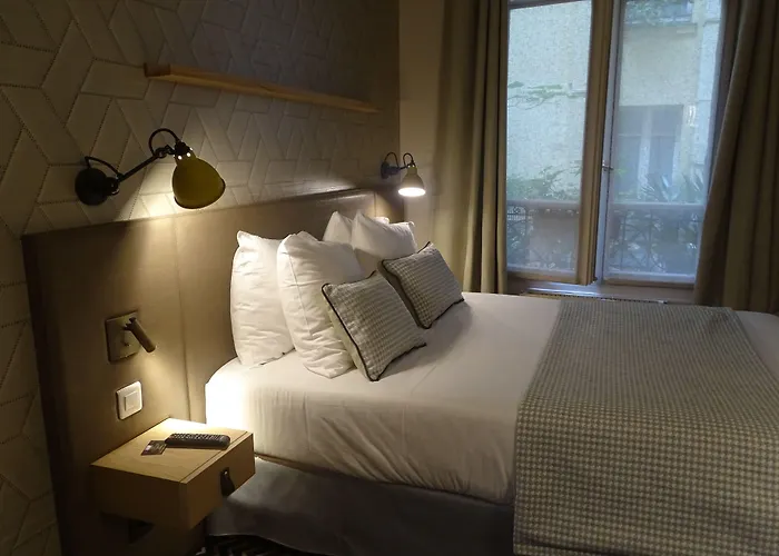 Hotel De France Invalides Parigi